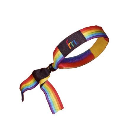 Regnbuearmbånd i sateng